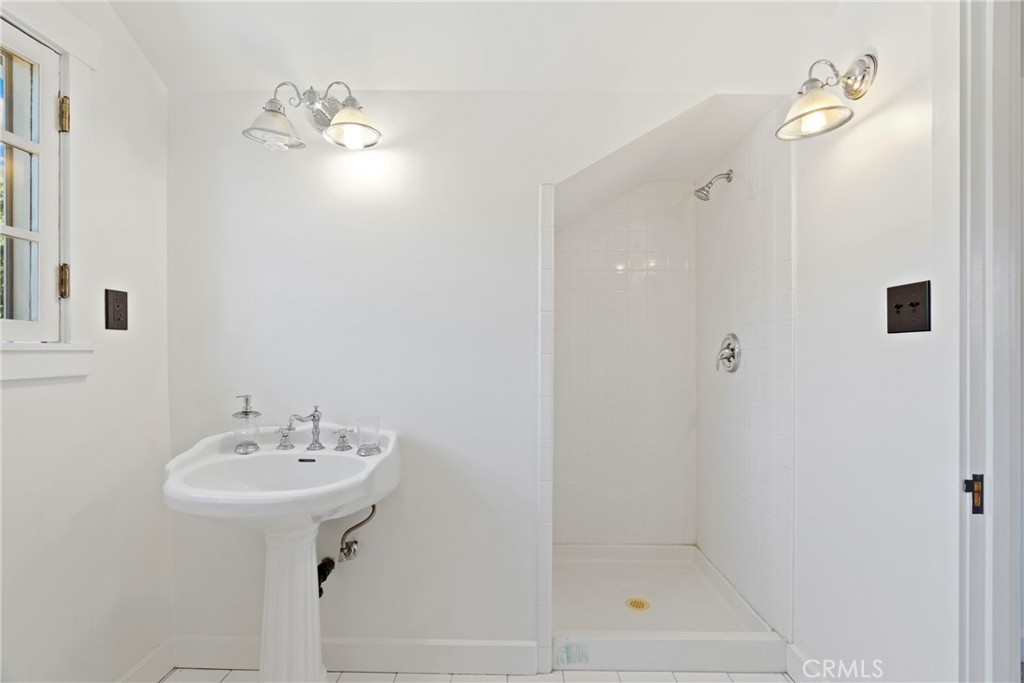 1070 Marengo Avenue N