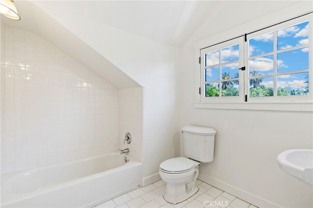 1070 Marengo Avenue N