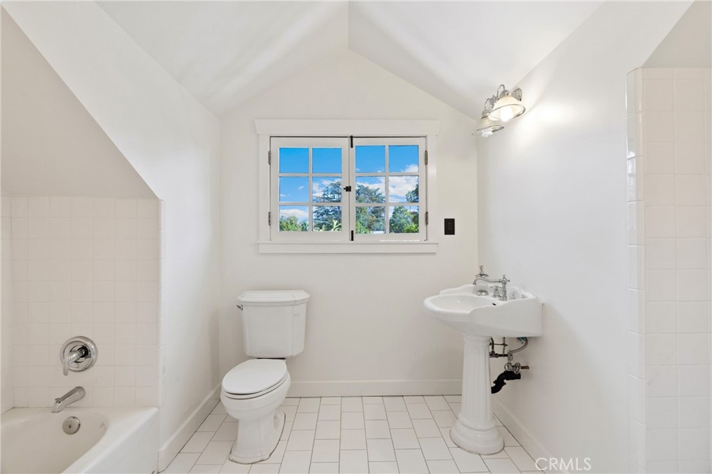 1070 Marengo Avenue N