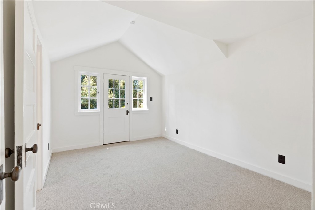 1070 Marengo Avenue N