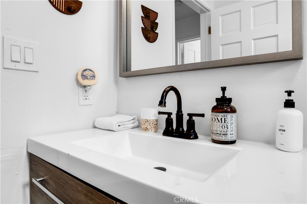 61475 Alta Vista Drive