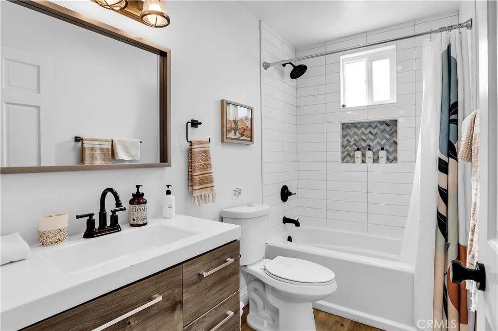 61475 Alta Vista Drive