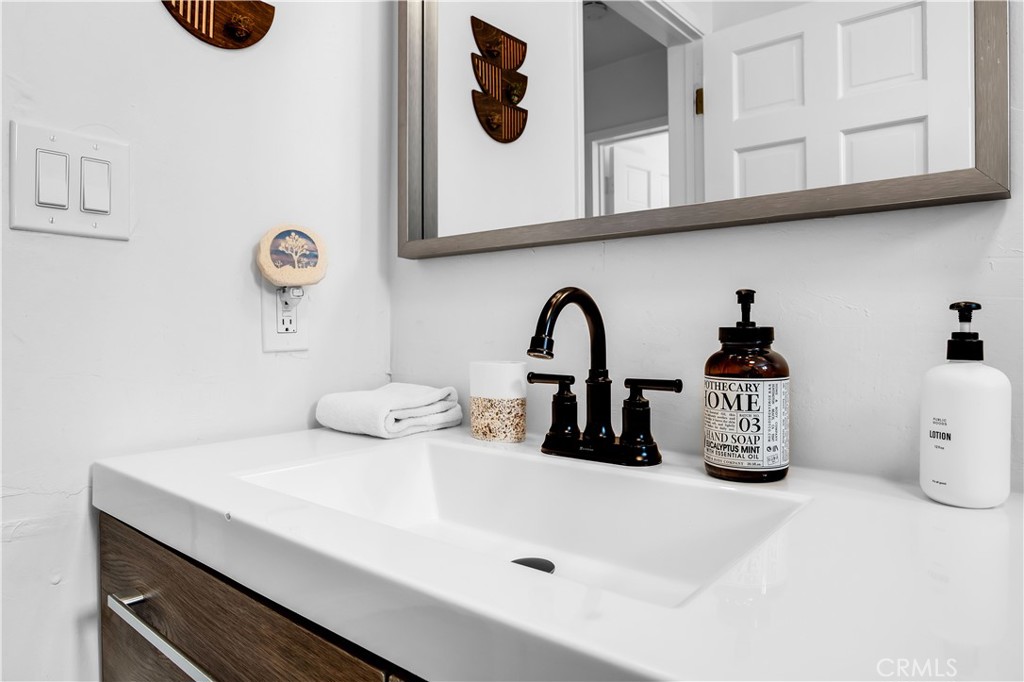 61475 Alta Vista Drive