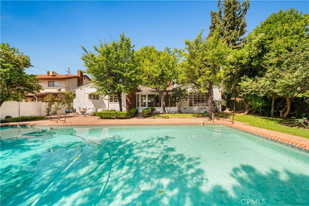 6320 Longmont Avenue