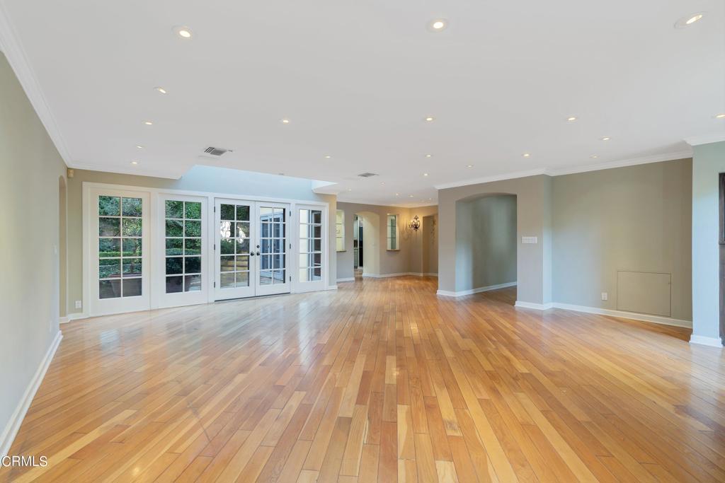 1427 Bluebird Ave Avenue