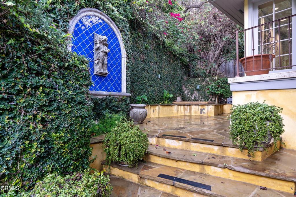 1427 Bluebird Ave Avenue