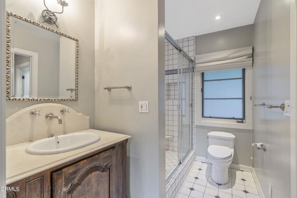 1427 Bluebird Ave Avenue