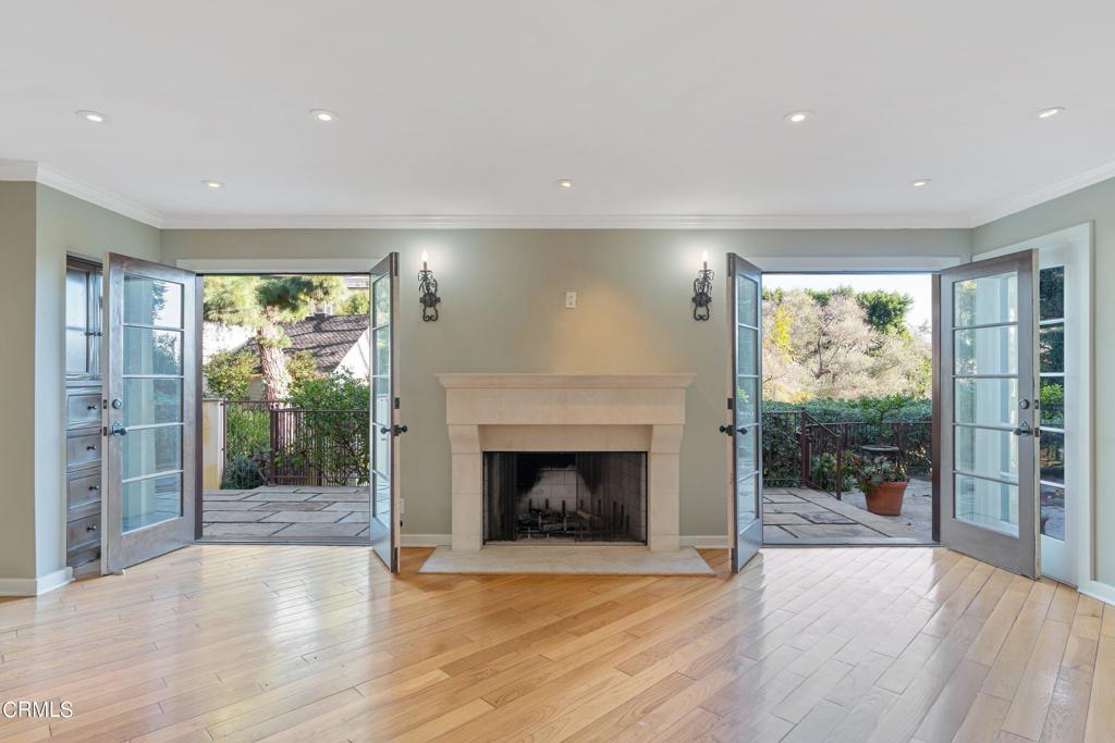 1427 Bluebird Ave Avenue