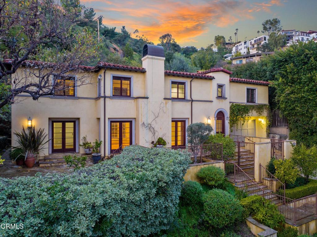 1427 Bluebird Ave Avenue