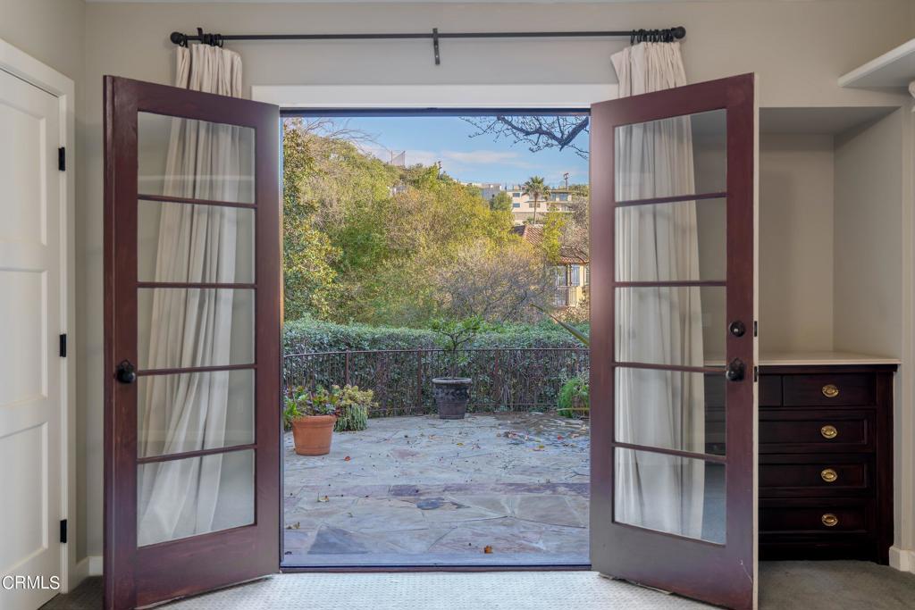 1427 Bluebird Ave Avenue