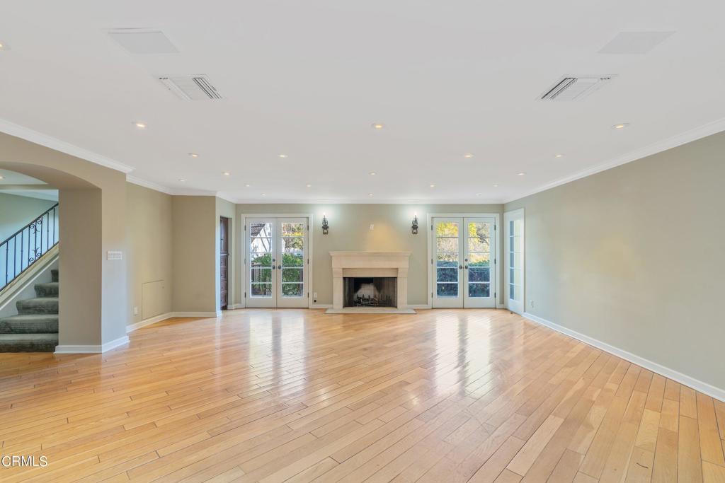 1427 Bluebird Ave Avenue