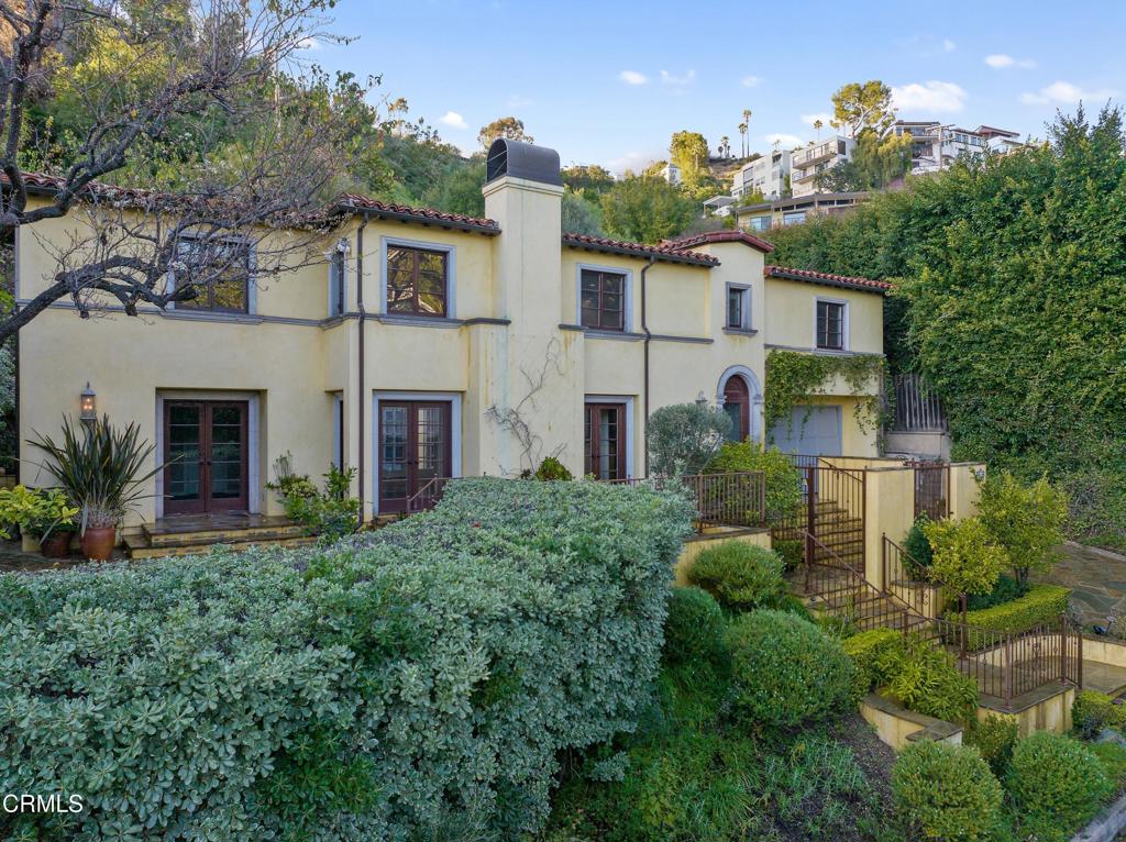 1427 Bluebird Ave Avenue