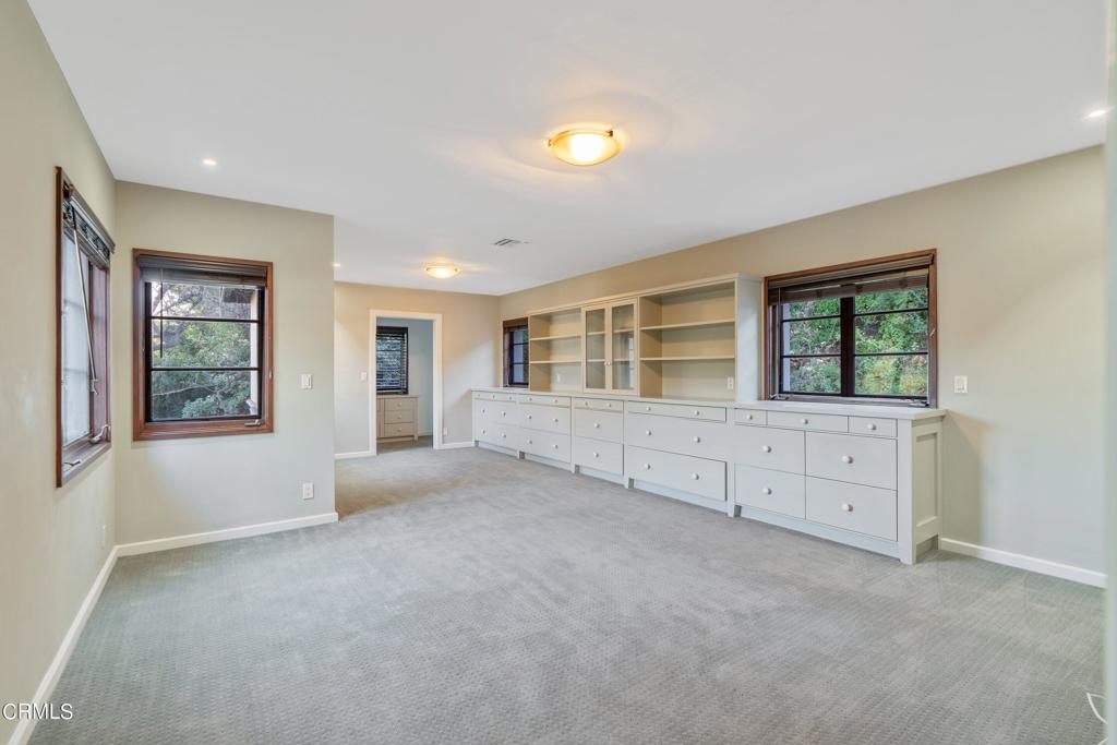 1427 Bluebird Ave Avenue