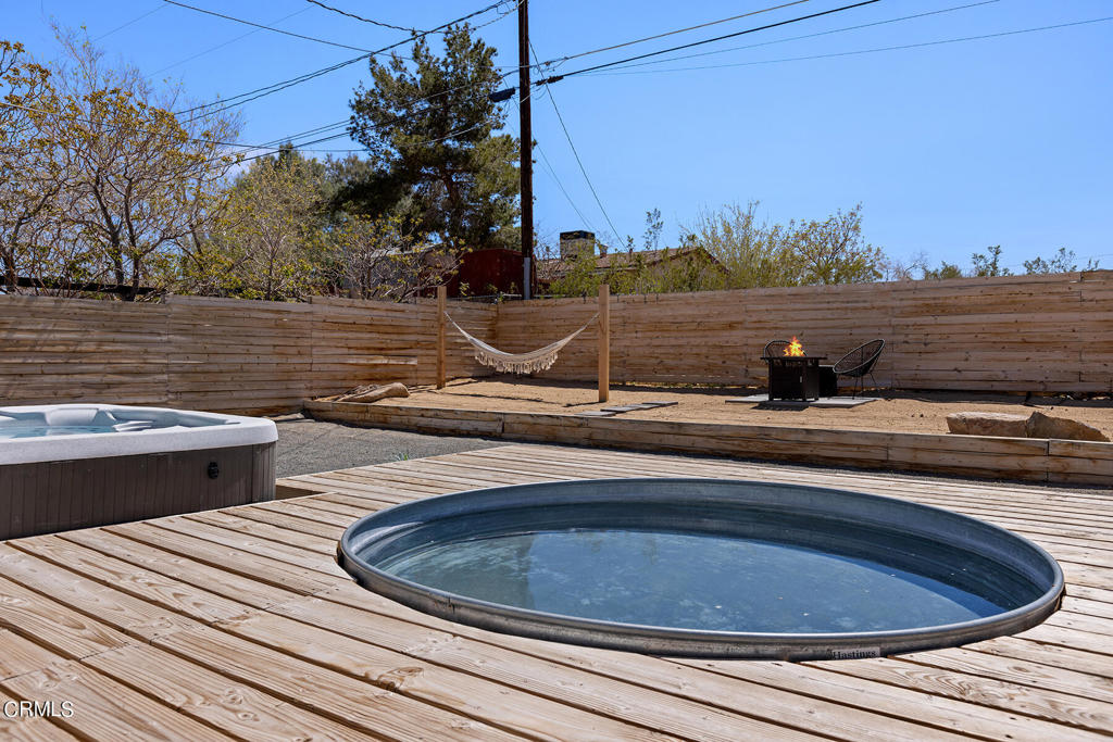 61591 La Jolla Drive