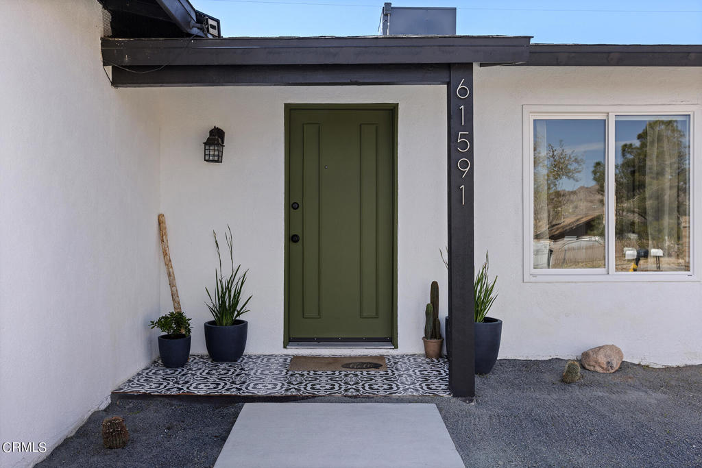 61591 La Jolla Drive