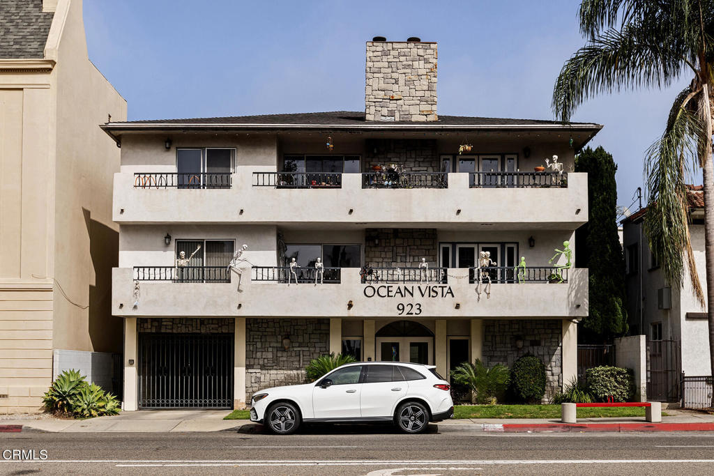 923 E Ocean Boulevard 2