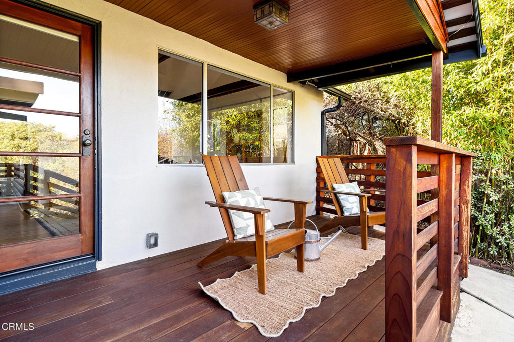 907 Crestwood Terrace