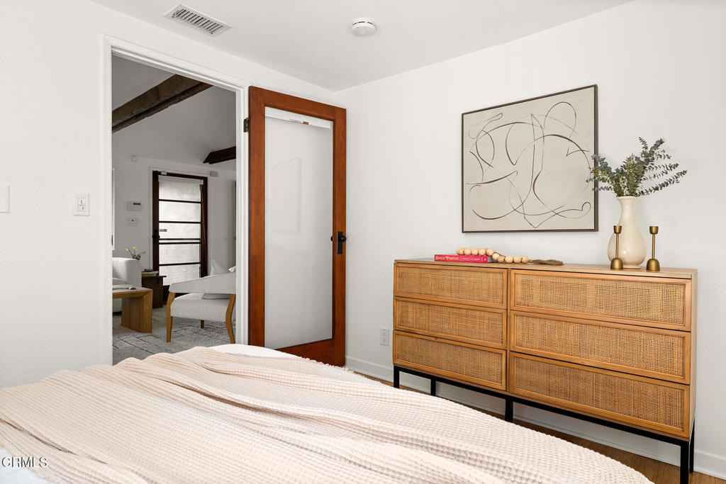 907 Crestwood Terrace