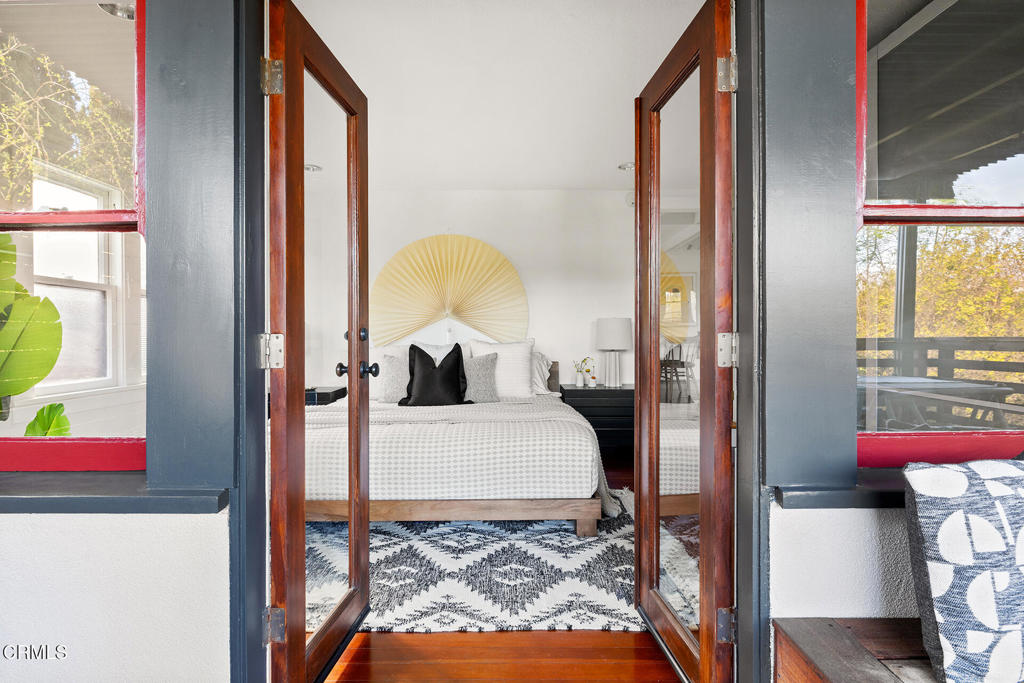 907 Crestwood Terrace