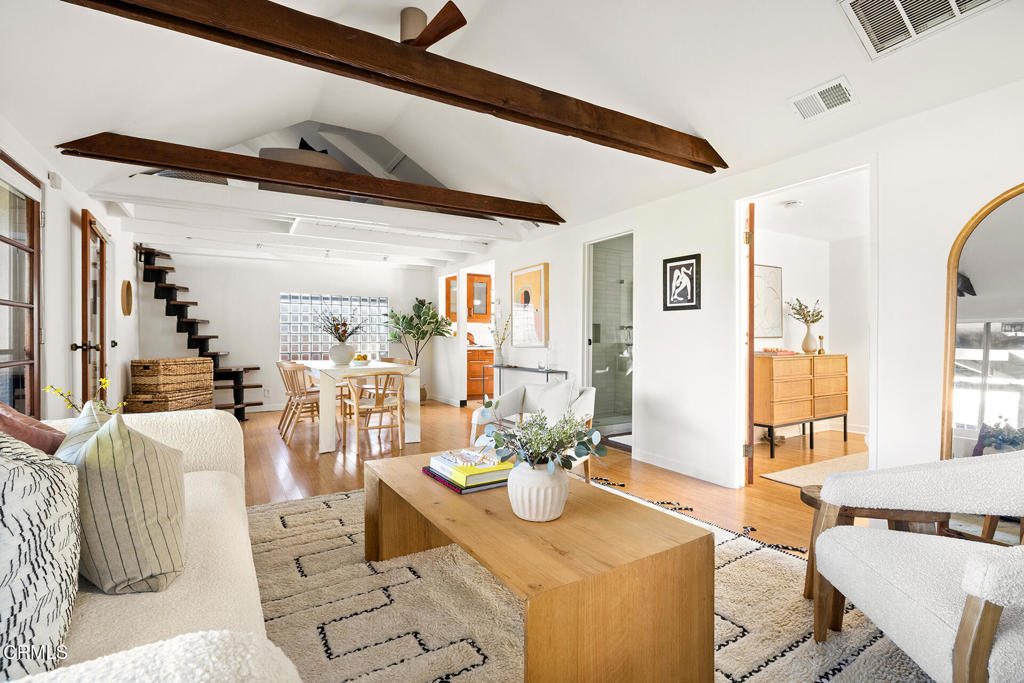 907 Crestwood Terrace