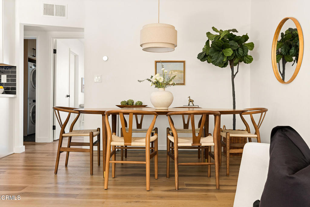 1523 E Windsor Road 206C