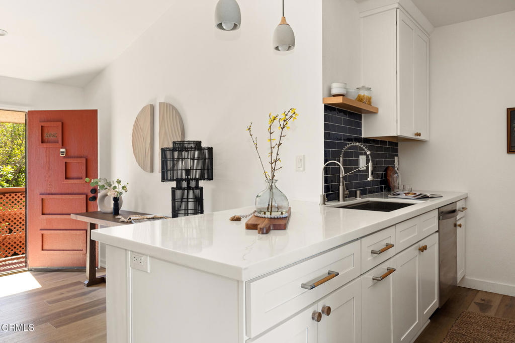 1523 E Windsor Road 206C