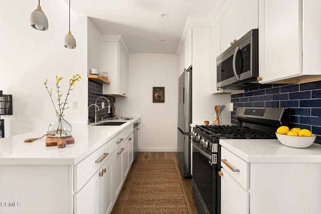 1523 E Windsor Road 206C