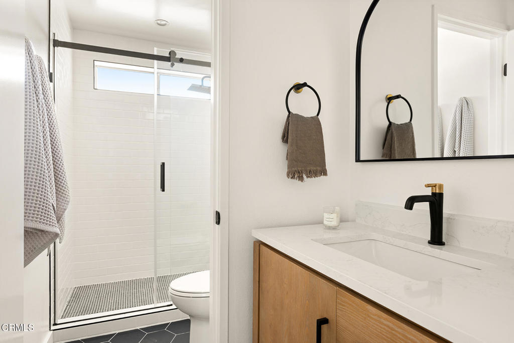 1523 E Windsor Road 206C