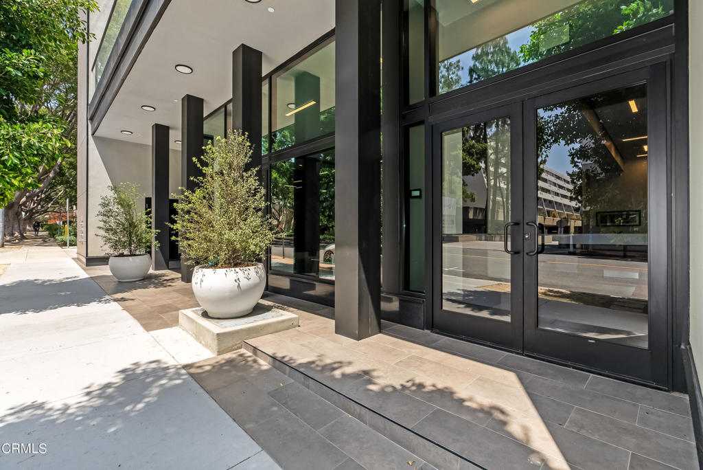 178 S Euclid Avenue 402