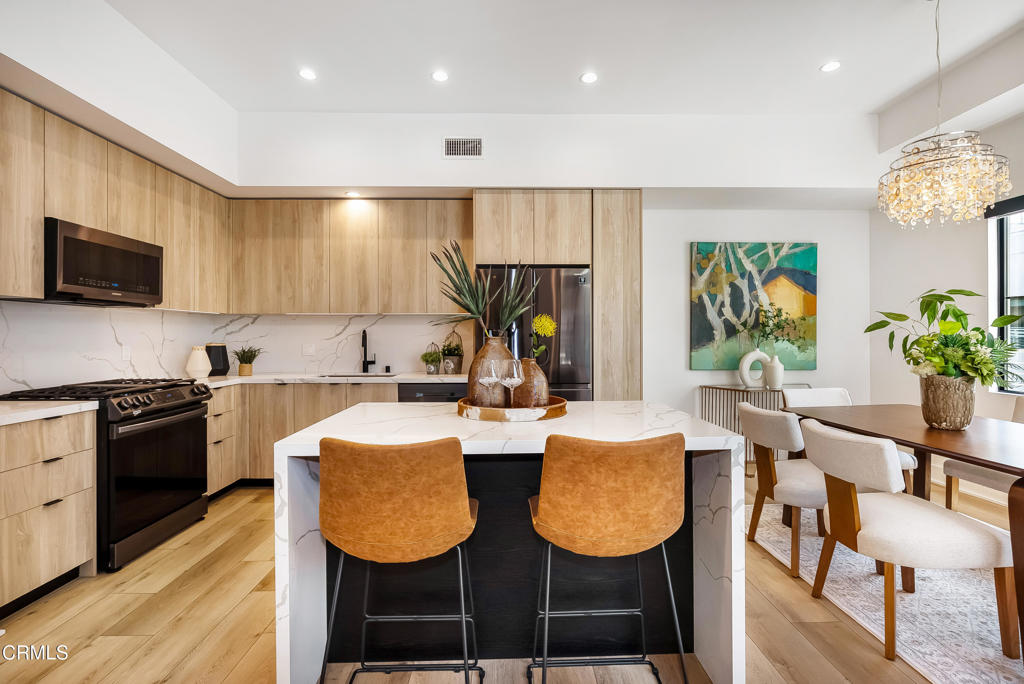 178 S Euclid Avenue 402