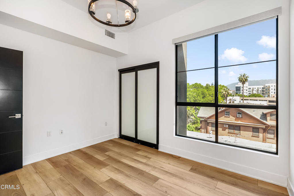 178 S Euclid Avenue 402