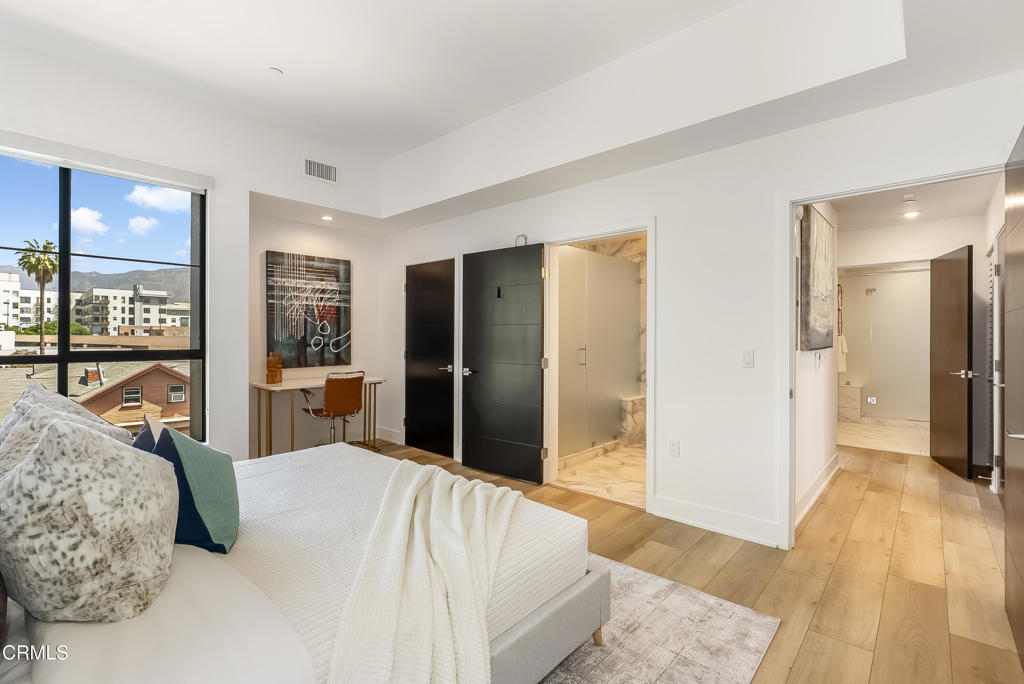 178 S Euclid Avenue 402