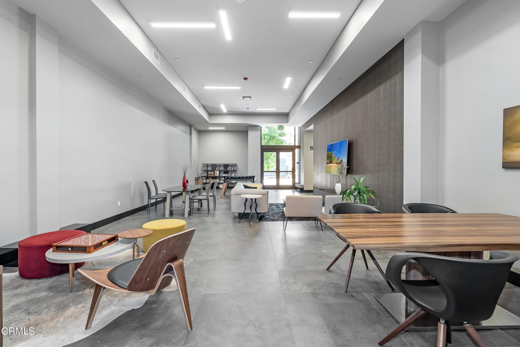 178 S Euclid Avenue 402