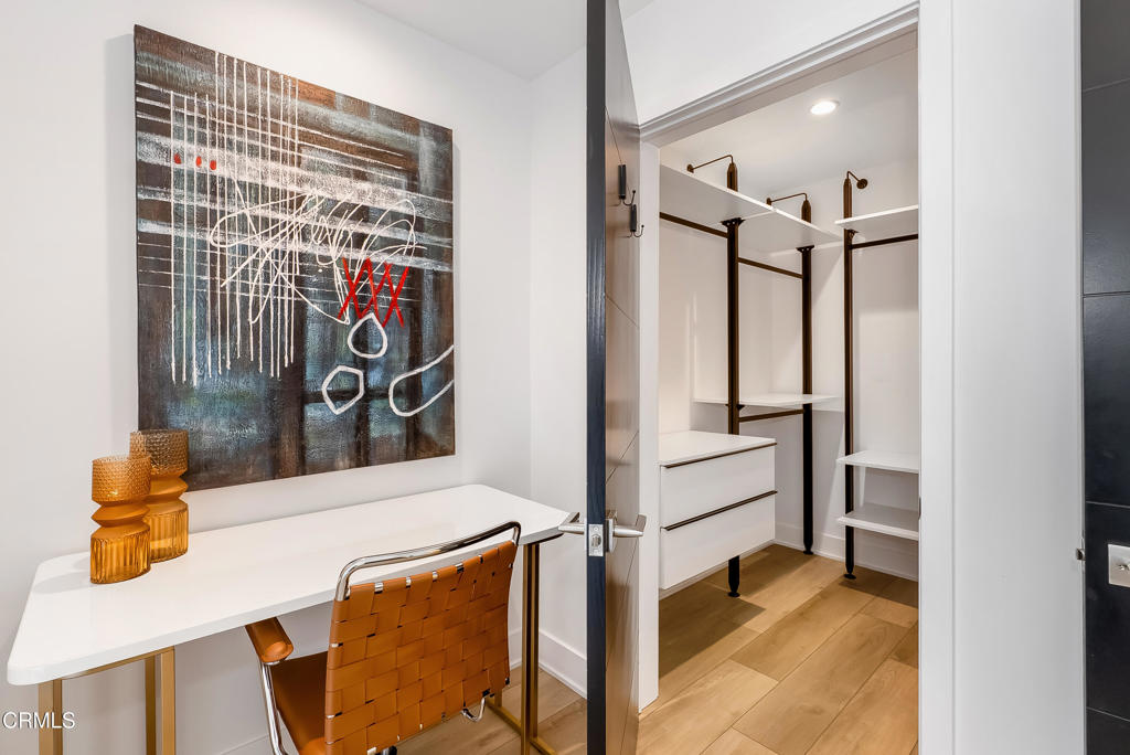 178 S Euclid Avenue 402