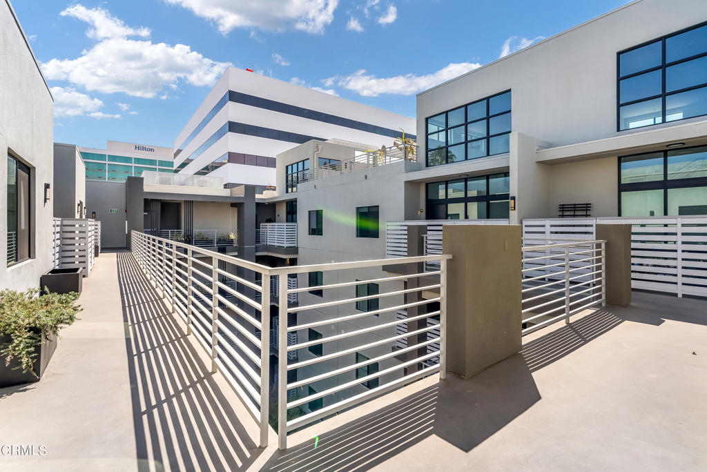 178 S Euclid Avenue 402