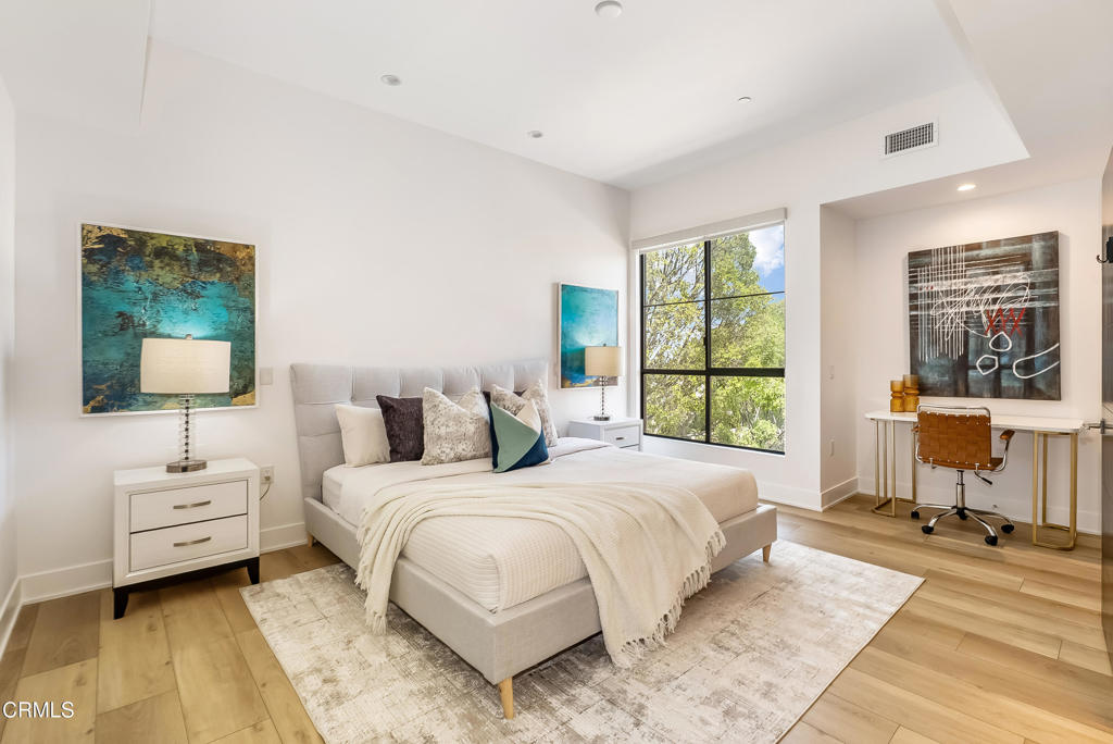 178 S Euclid Avenue 402