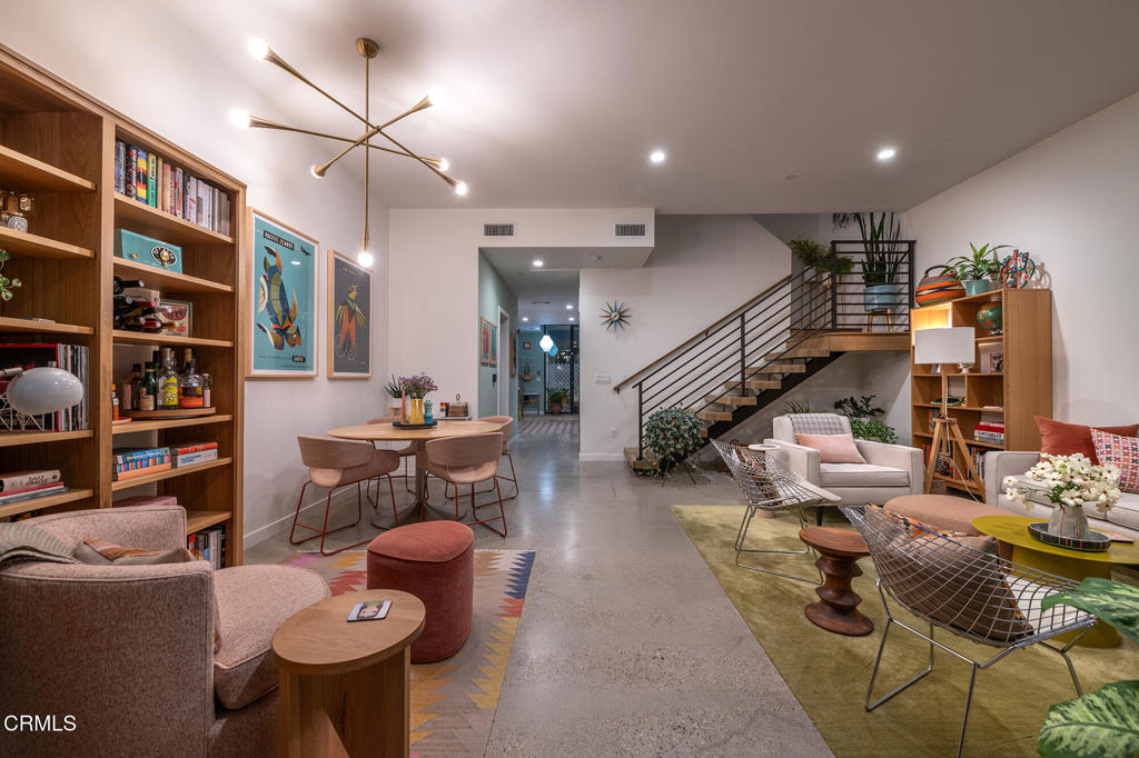 3559 Casitas Avenue