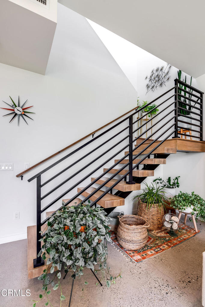 3559 Casitas Avenue