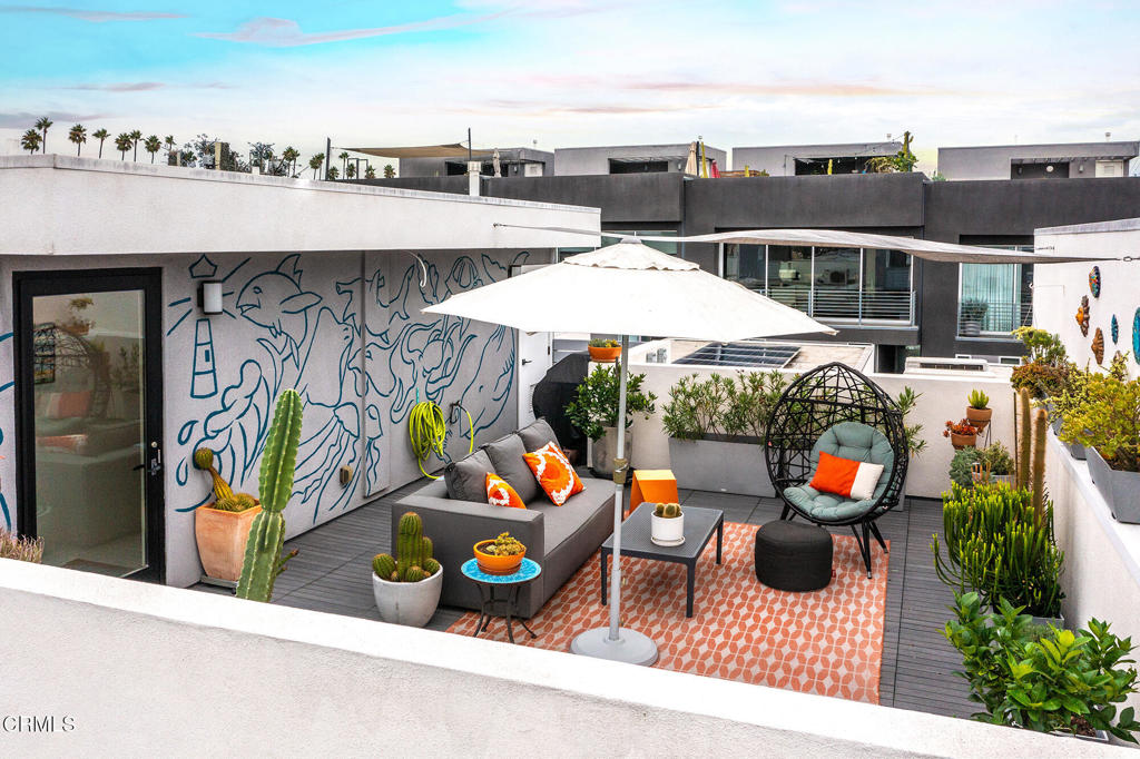 3559 Casitas Avenue
