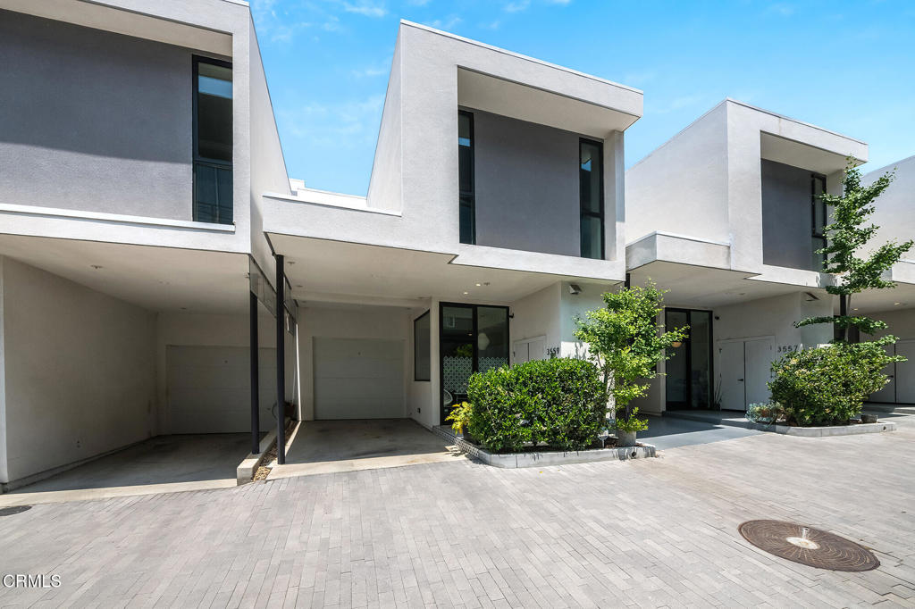 3559 Casitas Avenue
