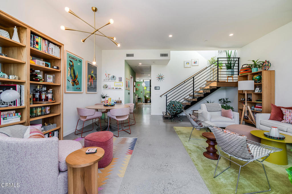 3559 Casitas Avenue