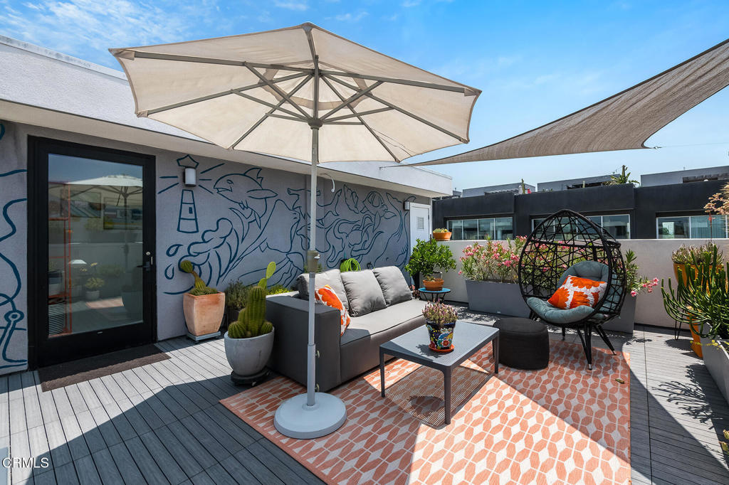 3559 Casitas Avenue