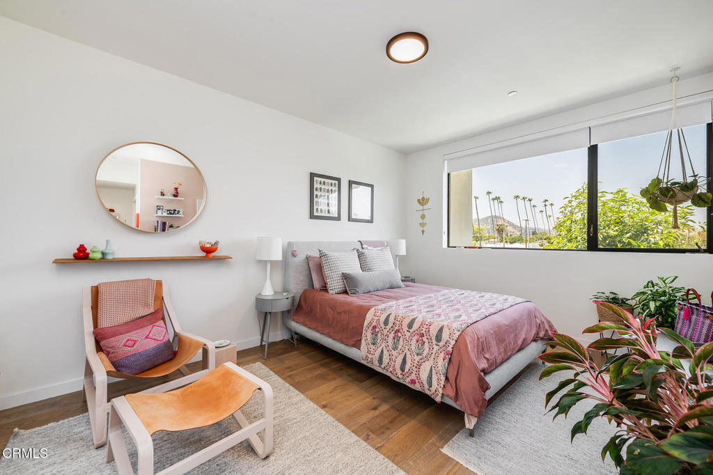 3559 Casitas Avenue
