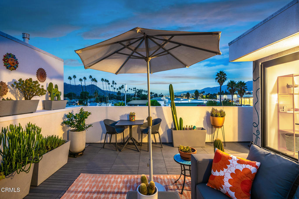3559 Casitas Avenue