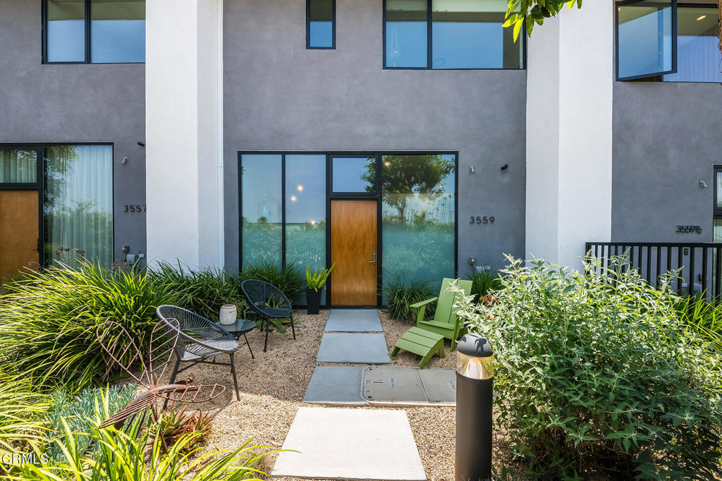3559 Casitas Avenue