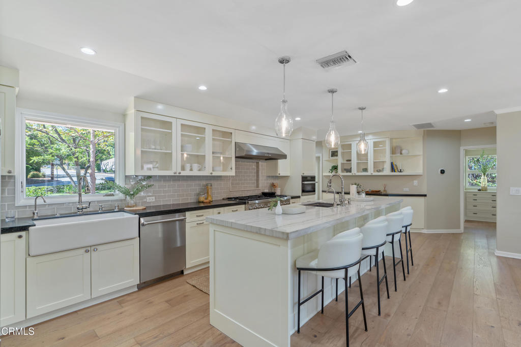 180 S Mountain Trail Avenue