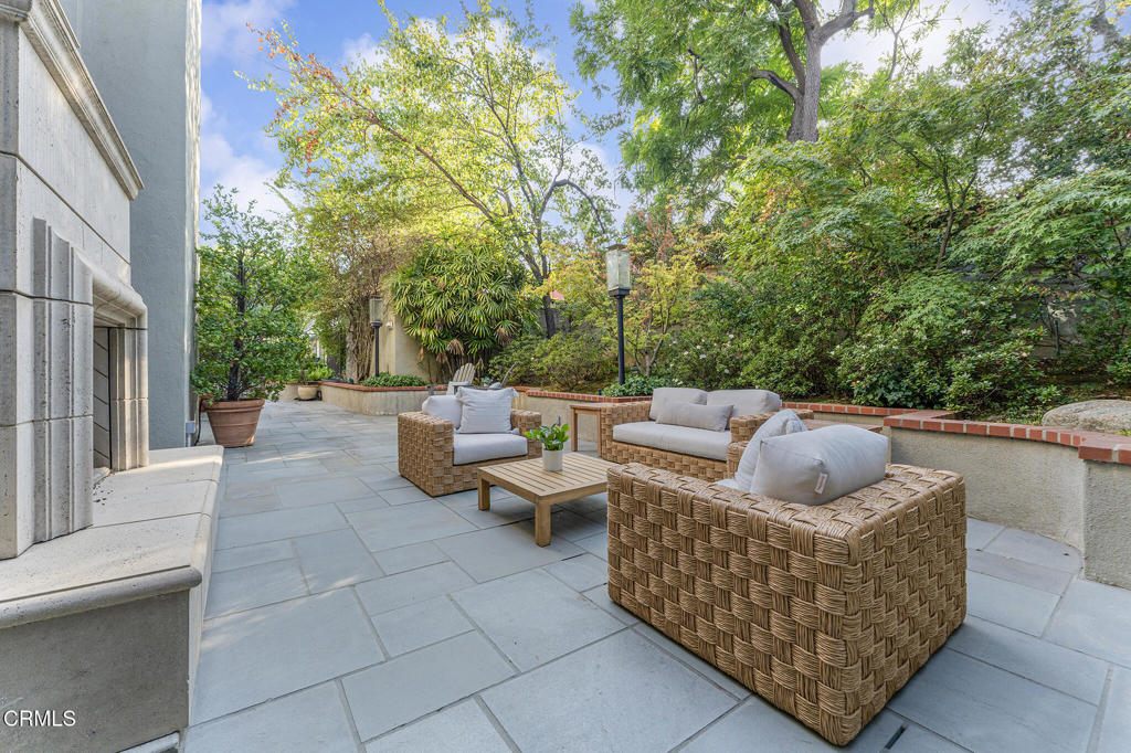 211 S Orange Grove Boulevard 5