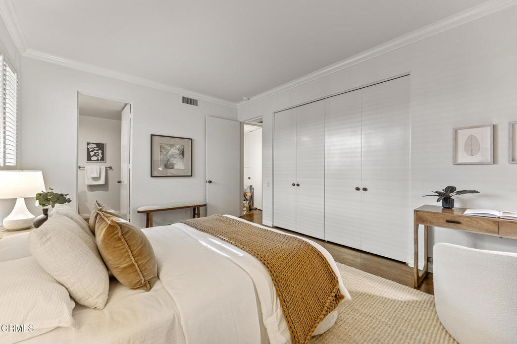 211 S Orange Grove Boulevard 5