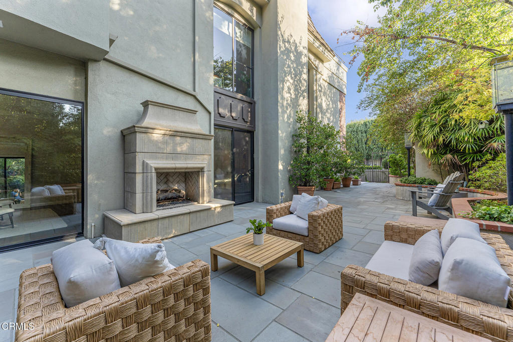 211 S Orange Grove Boulevard 5