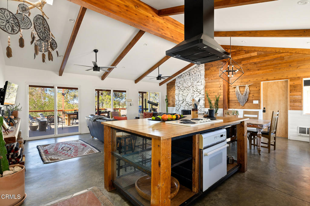 7284 Saddleback Road